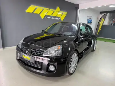Usado Renault Clio II 255 CV (187 kW) 2005 Negro Berlina