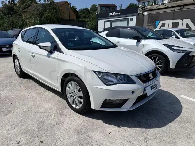 Usado Seat Leon Reference 115 CV (84 kW) 2018 Blanco Berlina