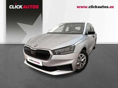 Usado Skoda Fabia Essence 80 CV (58 kW) 2025 Plateado Utilitario