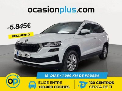 Usado Skoda Karoq Selection 115 CV (84 kW) 2024 Blanco SUV