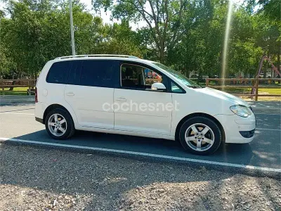 Usado VW Touran Advance 140 CV (102 kW) 2008 Blanco Monovolumen