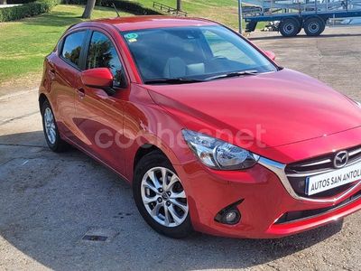Granate Usado 2015 Mazda 2 Luxury Berlina | 8890 €