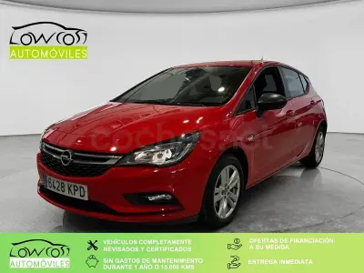 Usado Opel Astra Selective 125 CV (91 kW) 2018 Rojo Berlina