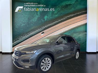 Usado VW T-Roc Advance 115 CV (84 kW) 2021 Gris / plata SUV