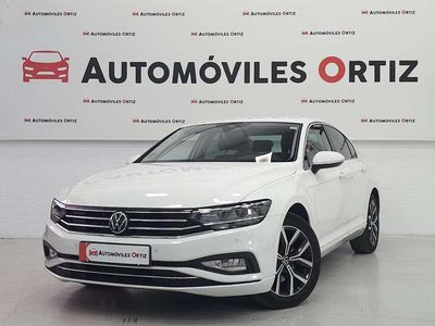 Blanco Usado 2021 VW Passat Business Berlina | 17.990 € (Precio justo)