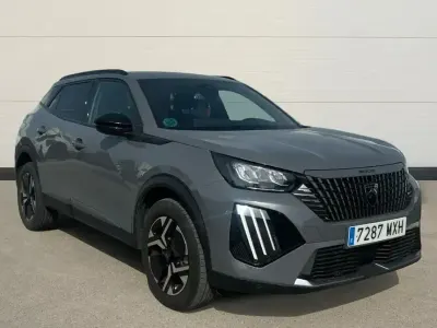 Usado Peugeot 2008 Allure 100 CV (73 kW) 2024 Gris SUV