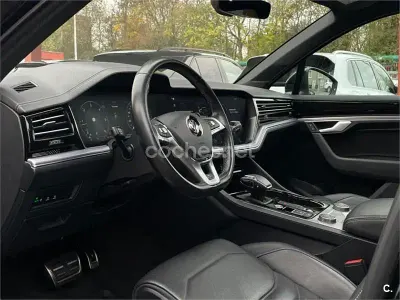 Usado VW Touareg R-line 286 CV (210 kW) 2017 Negro SUV