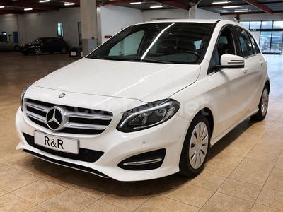 Blanco Usado 2015 Mercedes B200 Urban Monovolumen | 15.900 € (Caro)