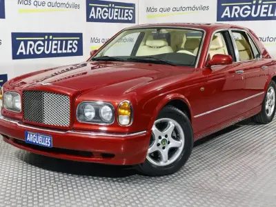 Usado Bentley Arnage 355 CV (261 kW) 1998 Granate metalizado Berlina