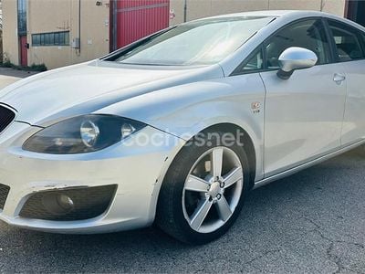 Usado Seat Leon Style 125 CV (91 kW) 2011 Gris / plata Utilitario