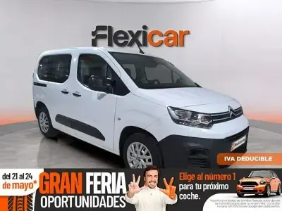 Käytetty Citroën Berlingo Feel 102 HP (75 kW) 2022 Valkoinen Tila-auto