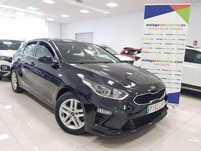 Usado Kia Ceed 120 CV (88 kW) 2021 Negro Utilitario