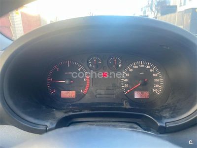 Gris / plata Usado 2002 Seat Toledo Stella Berlina | 1600 € (Un poco caro)