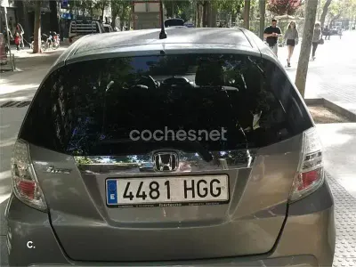 Usado Honda Jazz Elegance 98 CV (72 kW) 2011 Gris / plata Utilitario