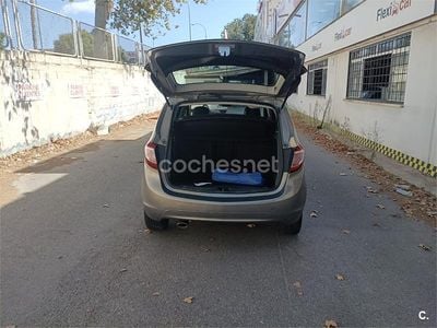 Gris / plata Usado 2015 Opel Meriva Excellence Monovolumen | 5950 € (Buen precio)