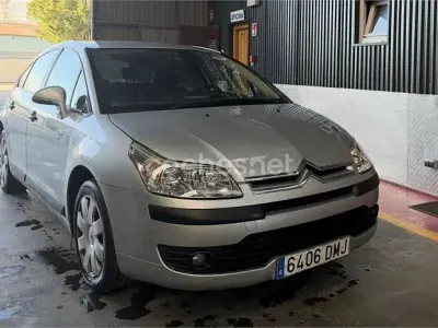 Usado Citroën C4 92 CV (67 kW) 2005 Gris / plata Berlina