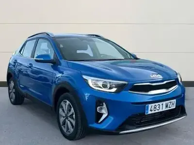 Usado Kia Stonic 100 CV (73 kW) 2025 Azul SUV