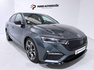 Usado Skoda Octavia RS 200 CV (147 kW) 2021 Gris / plata Berlina