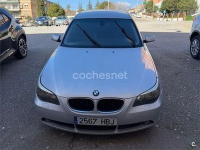 Usado BMW 530 193 CV (141 kW) 2004 Gris / plata Berlina