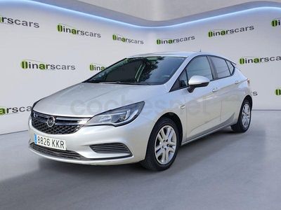 Usado Opel Astra Selective 125 CV (91 kW) 2018 Gris / plata Berlina
