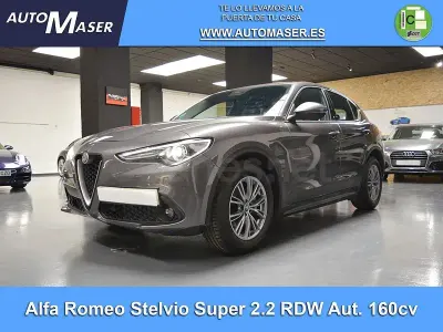 Usado Alfa Romeo Stelvio Super 160 CV (117 kW) 2022 Gris SUV