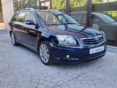 Usado Toyota Avensis Sol 126 CV (92 kW) 2008 Azul Familiar