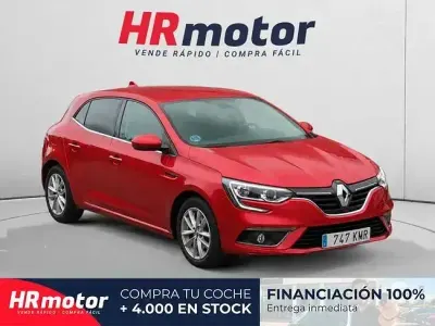 Usado Renault Mégane IV 130 CV (95 kW) 2018 Rojo Berlina