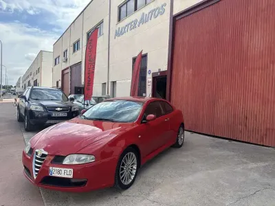Usado Alfa Romeo GT 150 CV (110 kW) 2007 Rojo Coupe
