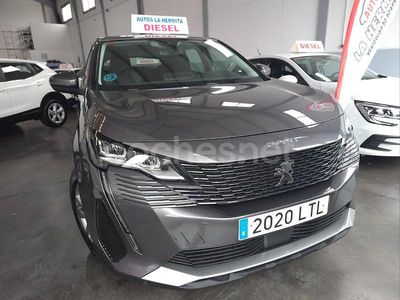 Usado Peugeot 3008 Active 130 CV (95 kW) 2021 Gris / plata SUV
