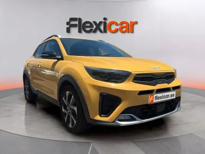 Usado Kia Stonic GT-Line 101 CV (74 kW) 2024 Amarillo SUV