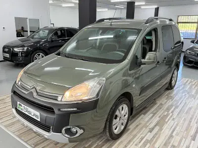 Usado Citroën e-Berlingo XTR 114 CV (83 kW) 2014 Verde Monovolumen