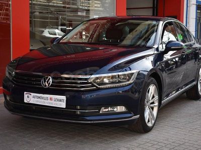 Usado VW Passat Advance 150 CV (110 kW) 2016 Azul Berlina