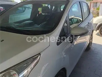 Usado Ford B-MAX Ambiente 90 CV (66 kW) 2013 Blanco Monovolumen