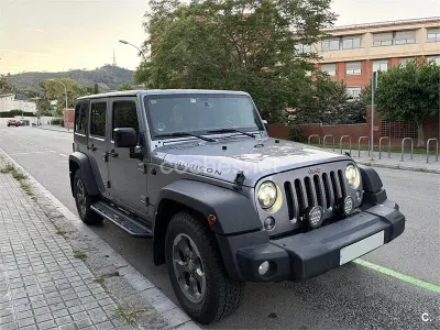 Usado Jeep Wrangler Unlimited Rubicon 200 CV (147 kW) 2017 Gris / plata SUV