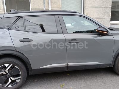 Usado Peugeot 2008 Allure 100 CV (73 kW) 2023 Gris / plata SUV