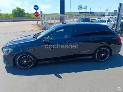 Usado Mercedes CLA220 Shooting Brake AMG line 177 CV (130 kW) 2016 Negro Familiar