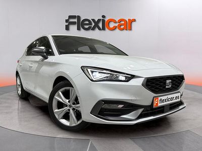 Usado Seat Leon FR 150 CV (110 kW) 2025 Blanco Familiar