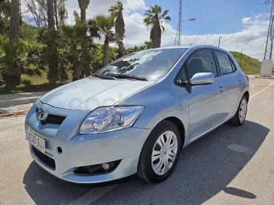 Usado Toyota Auris 90 CV (66 kW) 2008 Azul Utilitario