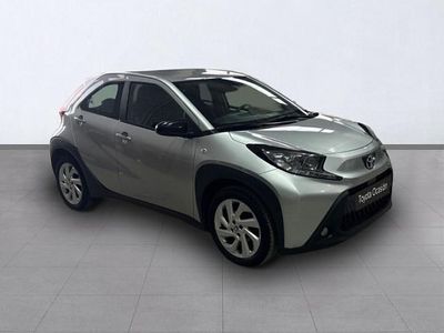Usado Toyota Aygo X-play 69 CV (50 kW) 2024 Gris