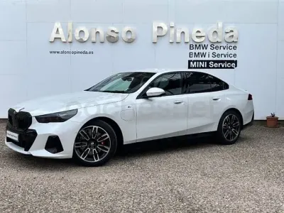 Usado BMW 530e Comfort Edition 299 CV (219 kW) 2025 Blanco Berlina
