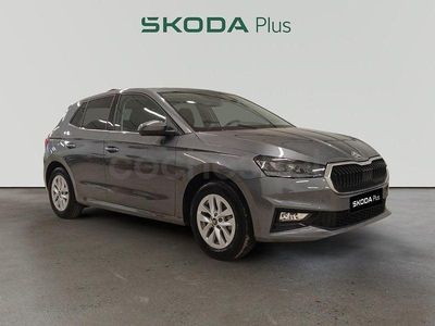 Usado Skoda Fabia Selection 95 CV (69 kW) 2025 Gris / plata Utilitario