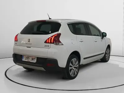 Usado Peugeot 3008 Style 131 CV (96 kW) 2016 Blanco Berlina