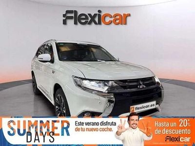 Usado Mitsubishi Outlander P-HEV 203 CV (149 kW) 2017 Blanco SUV