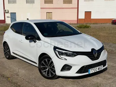 Używany Renault Clio V Zen 100 KM (73 kW) 2023 Biały Sedan/Limuzyna