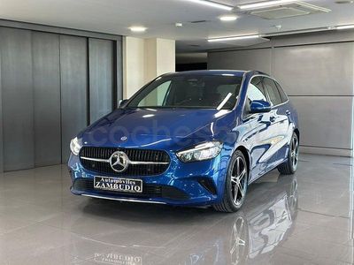 Käytetty Mercedes B220 190 HP (139 kW) 2023 Sininen Tila-auto