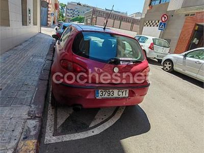 Rojo Usado 2004 Alfa Romeo 147 Distinctive Utilitario | 2900 € (Precio justo)