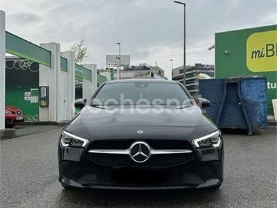 Usado Mercedes CLA200 Shooting Brake 150 CV (110 kW) 2020 Negro Familiar