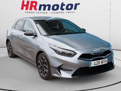 Usado Kia Ceed Style 102 CV (75 kW) 2025 Gris Utilitario
