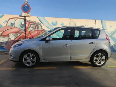 Usado Renault Scénic III Expression 105 CV (77 kW) 2009 Gris / plata Monovolumen