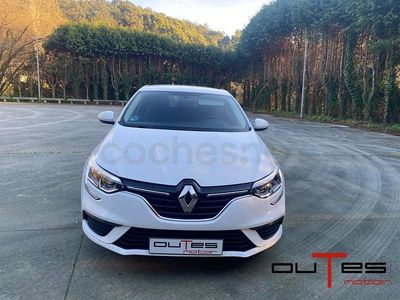 Usado Renault Mégane IV Life 95 CV (69 kW) 2020 Blanco Berlina